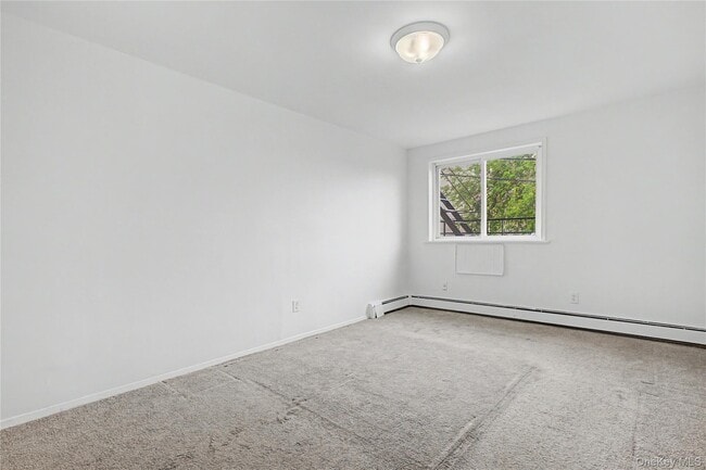 Building Photo - 345 N Broadway