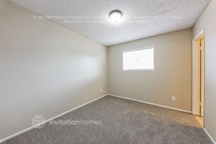 Building Photo - 4424 W Caron St