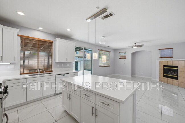 Building Photo - 7167 Elsa Ct