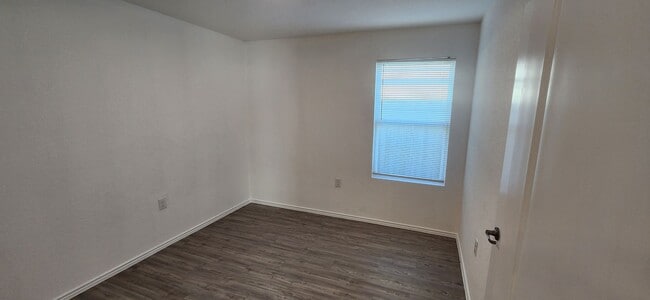 Building Photo - Thea Meadows-4-bedroom, 2 baths