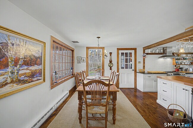 Building Photo - 75 Lake Lillinonah Rd N