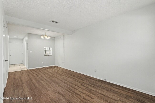 Building Photo - 204 Seminole Ave W