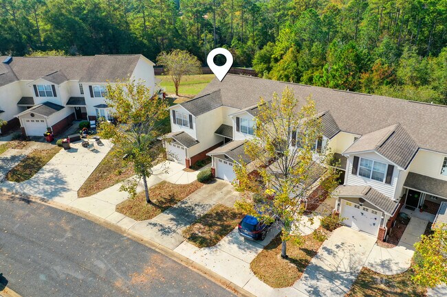 Building Photo - 759 Majestic Dr