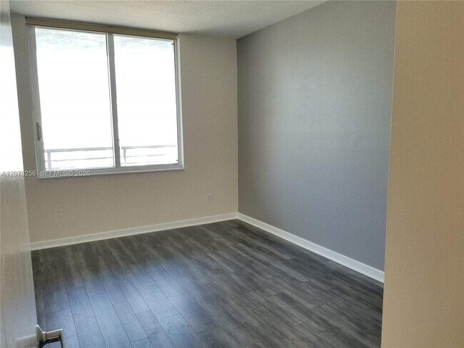 Building Photo - 335 S Biscayne Blvd