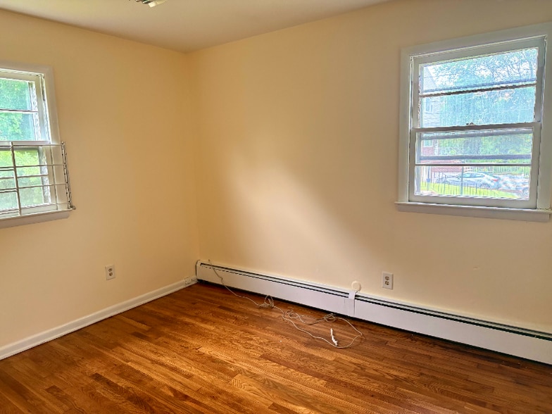 Building Photo - 15 Hausmann Ct