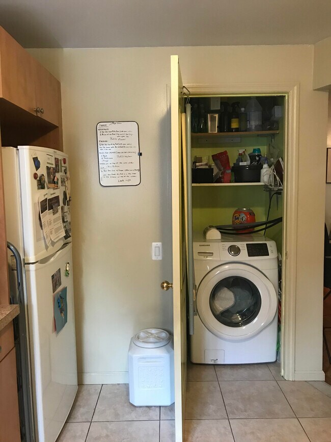 Building Photo - 3415 Guider Ave