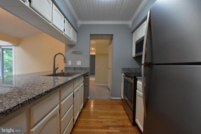 Building Photo - 2603 Camelback Ln