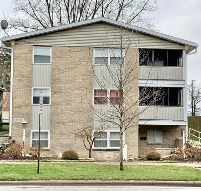 Building Photo - 1 Bedroom Apartment For Rent