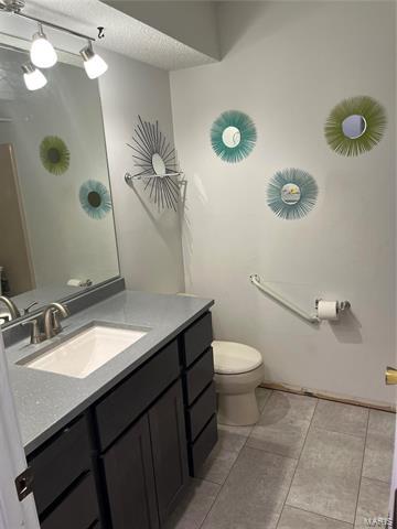 Building Photo - 2504 Tanglewood Dr