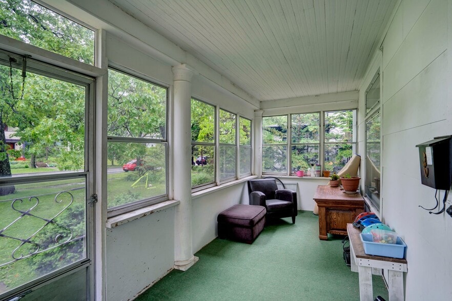 Front Porch - 2117 Knapp Street