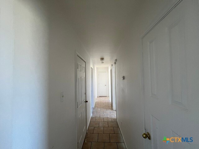 Building Photo - 3414 Crescent Dr