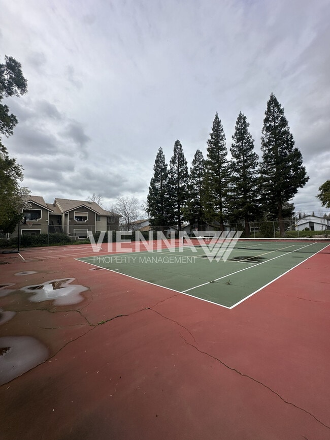 Building Photo - 5066 Greenberry Dr