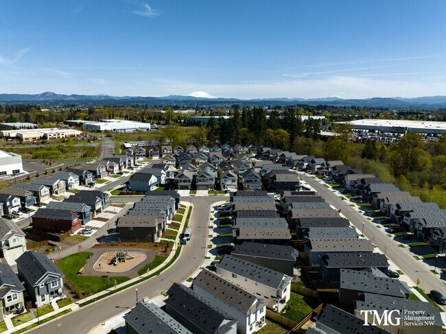Building Photo - Brand New 3 Bed 2.5 Bath Ridgefield Home Offering