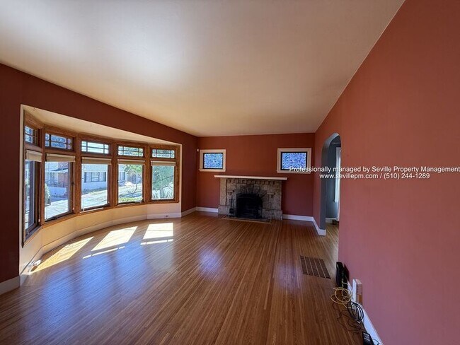 Building Photo - 2951 Madera Ave