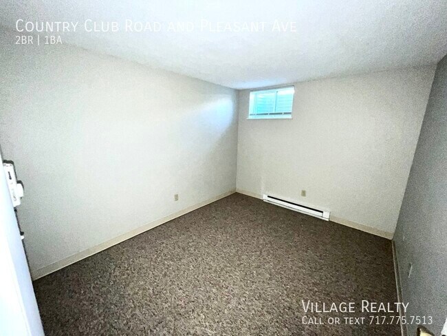 Building Photo - 605 Country Club Rd