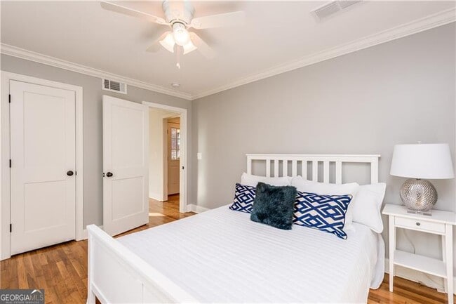 Building Photo - 311 Delmont Dr NE