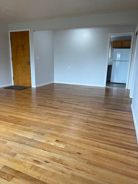 Building Photo - 704 4th St