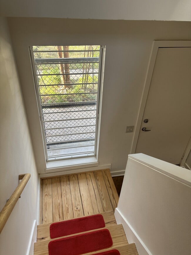 Building Photo - 2909 Albany St