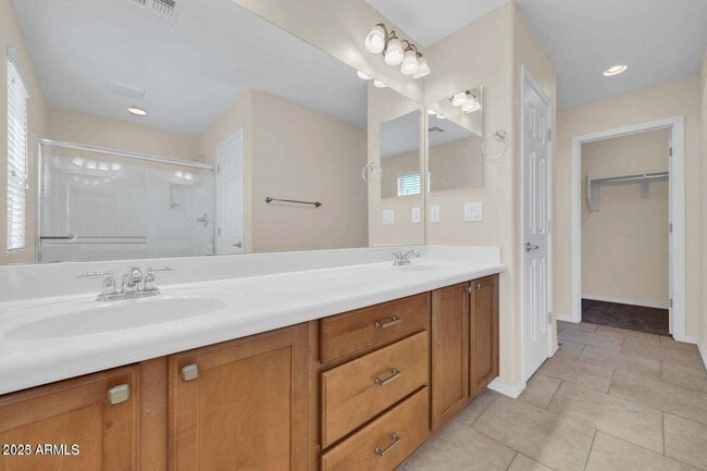 Building Photo - 3639 W Thalia Ct