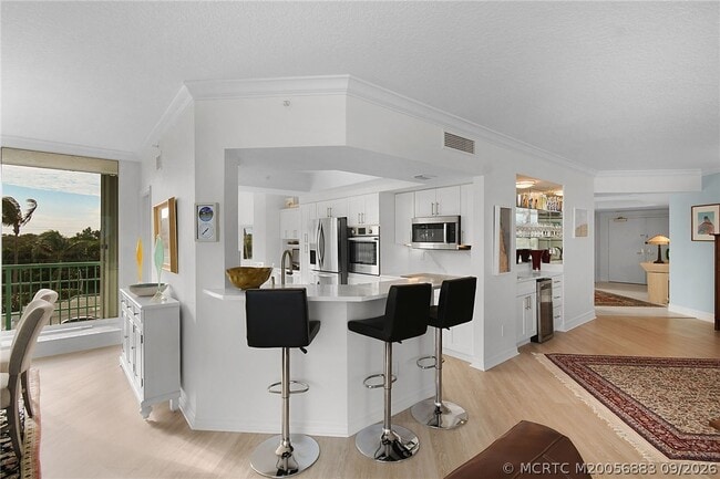 Building Photo - 8600 S Ocean Dr