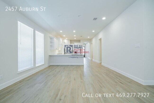 Building Photo - 2457 Auburn St