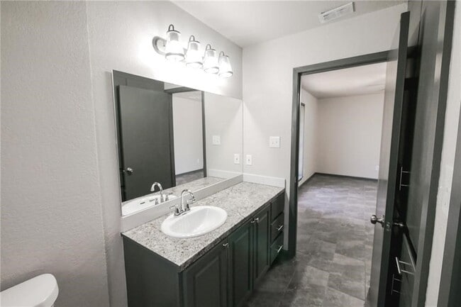 Building Photo - 3606 San Blas Dr