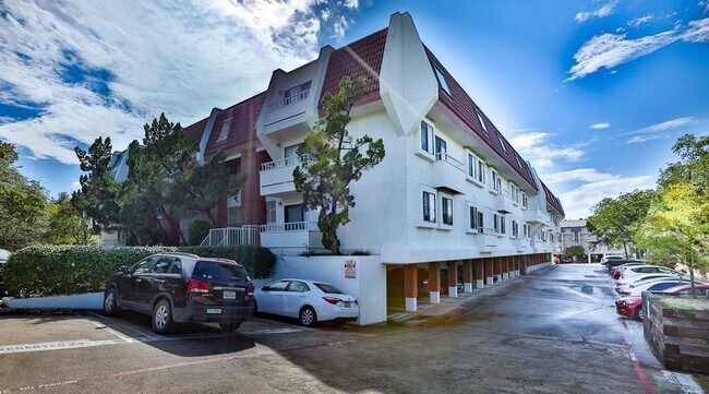 Building Photo - 3115 Helms St