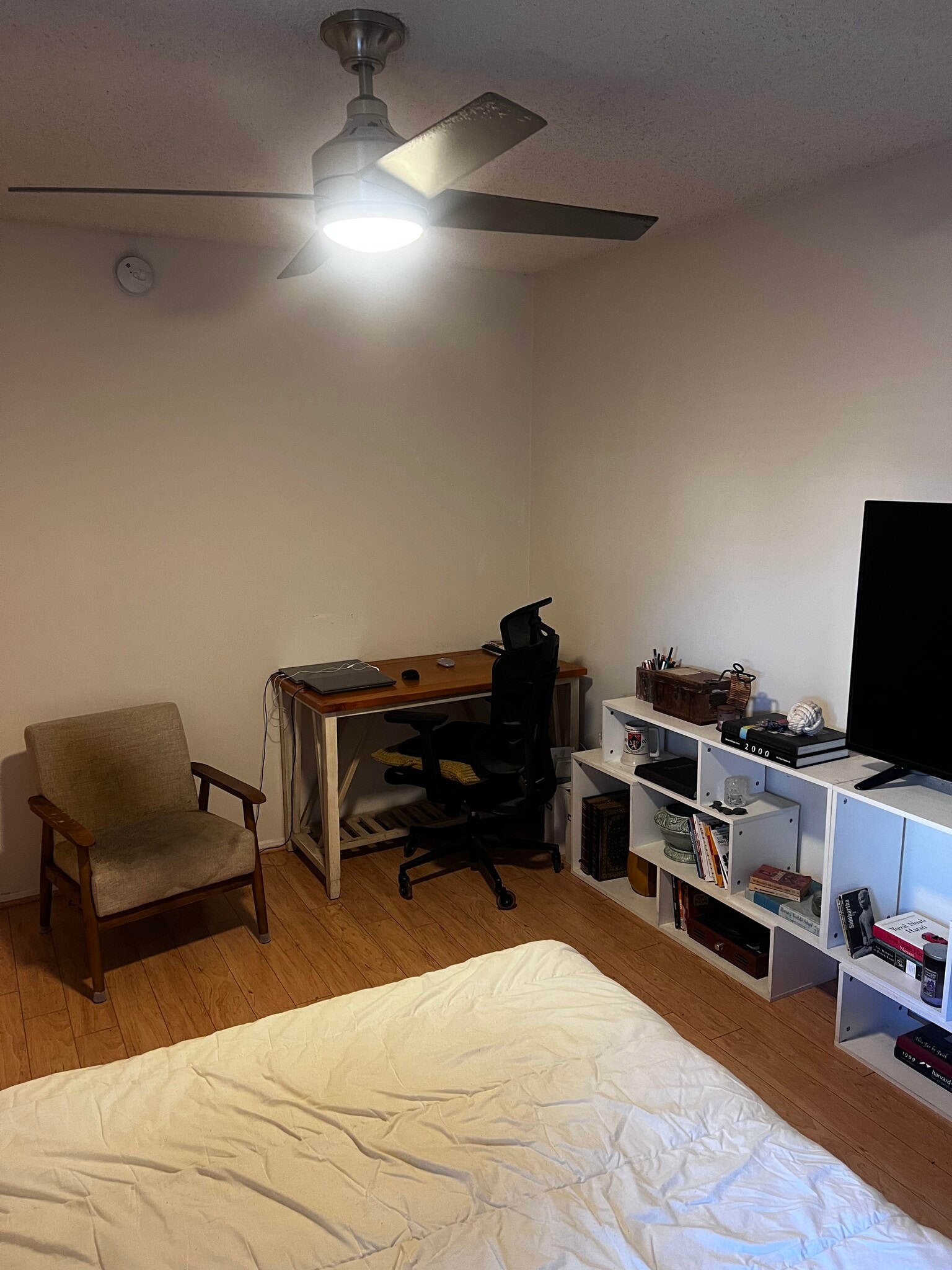 Building Photo - 5870 Green Valley Cir