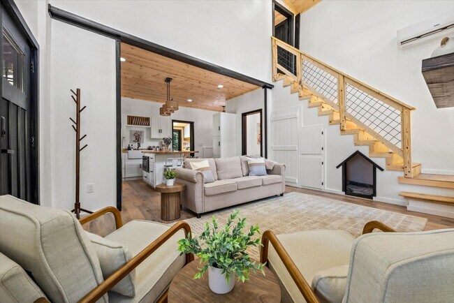 Building Photo - 152 Baxter Rd