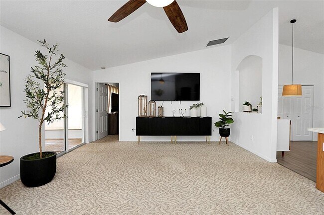 Building Photo - 10648 SW 38th Ave