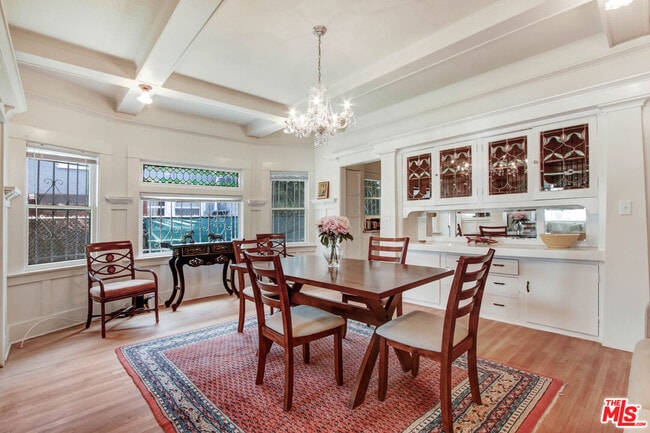 Building Photo - 1246 W 48th St