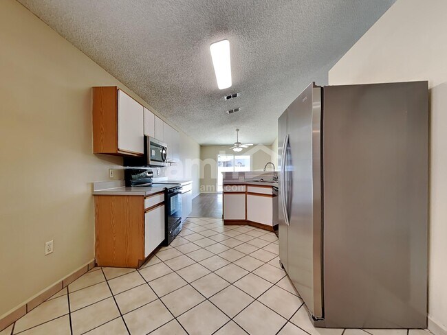 Building Photo - 3416 Lawn Tennis Dr