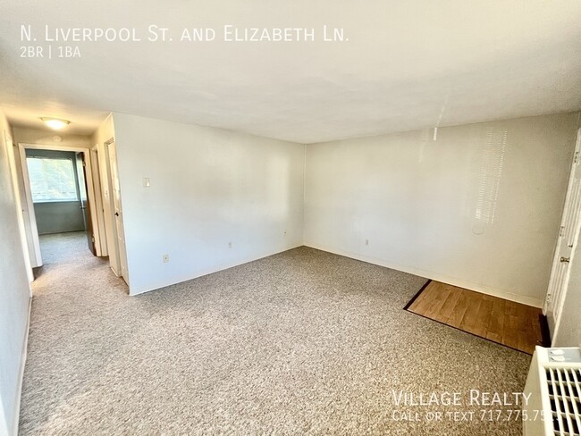 Building Photo - Few Steps! Top floor! Affordable 2-Bed wit...