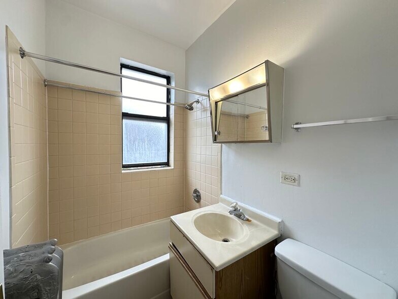 Building Photo - 1532 N Kedzie Ave