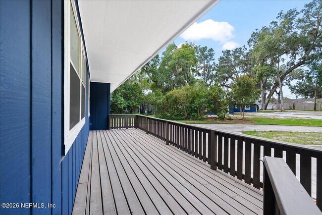 Building Photo - 2421 Dogwood Ln