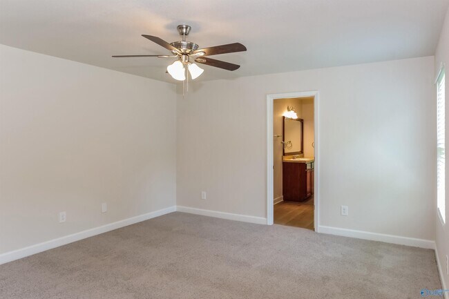 Building Photo - 16936 Wellhouse Dr