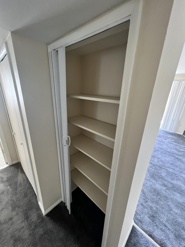 Building Photo - 7208 Donnell Pl