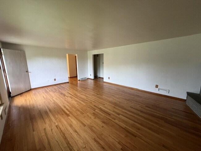 Building Photo - Beautiful Home for Rent
