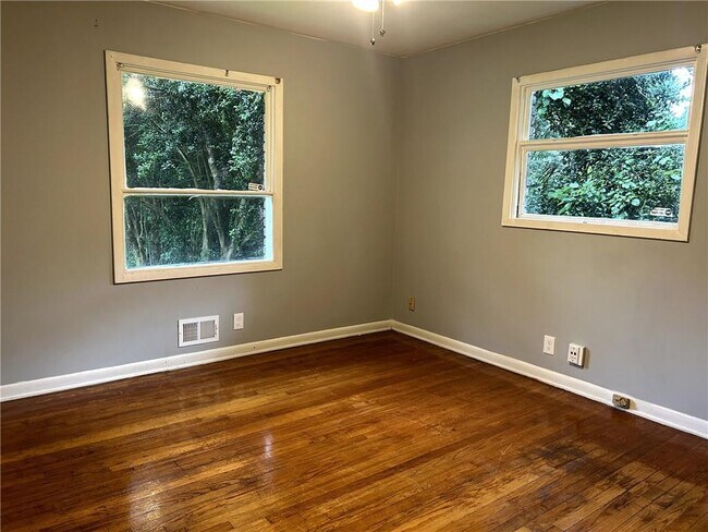 Building Photo - 3742 Rockbridge Rd SW