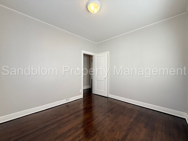 Building Photo - For Lease | Route 66 | Available Now!