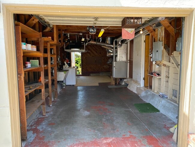 Building Photo - 2047 32nd Ave