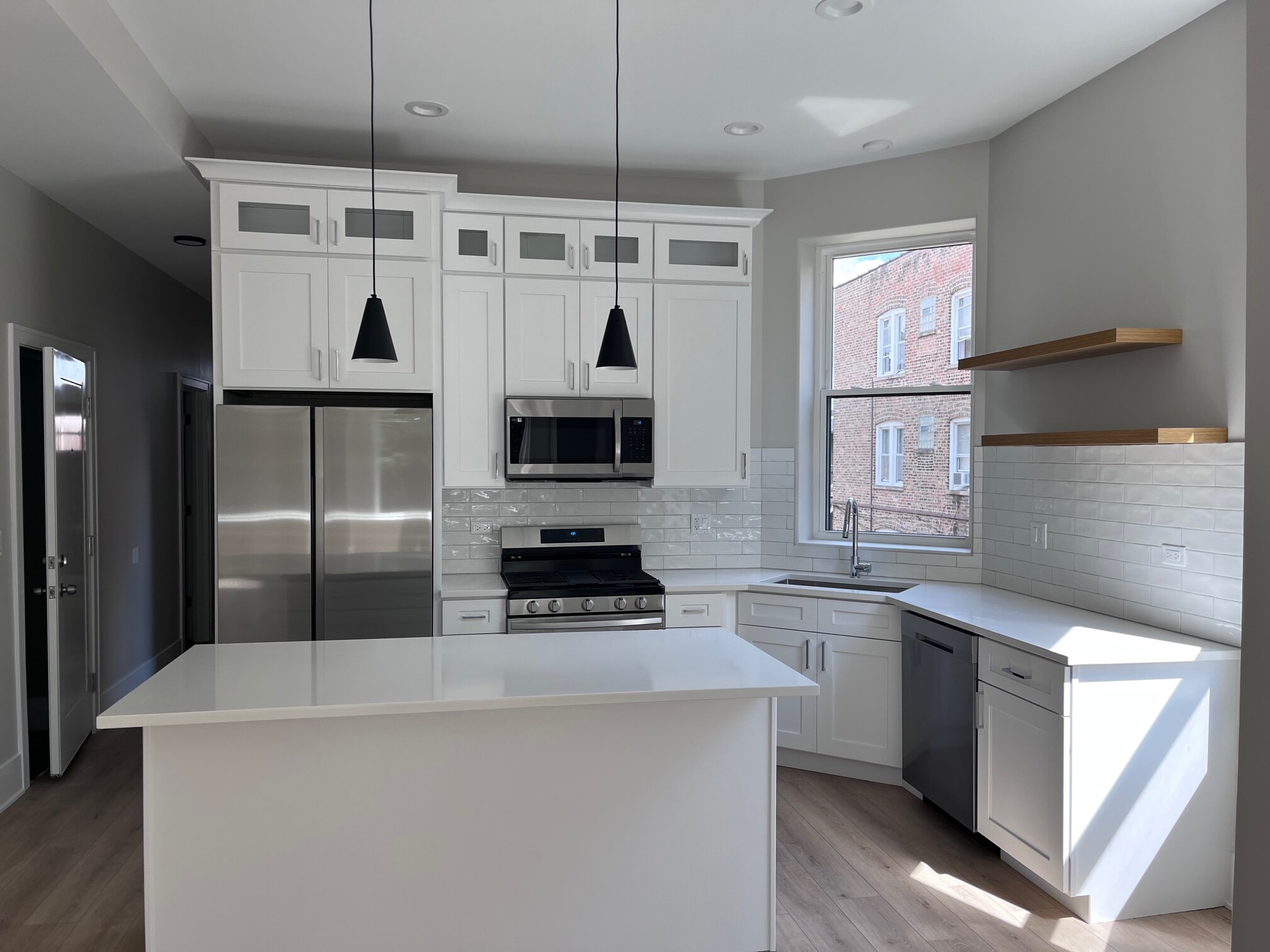 Building Photo - 1408 W Cuyler Ave