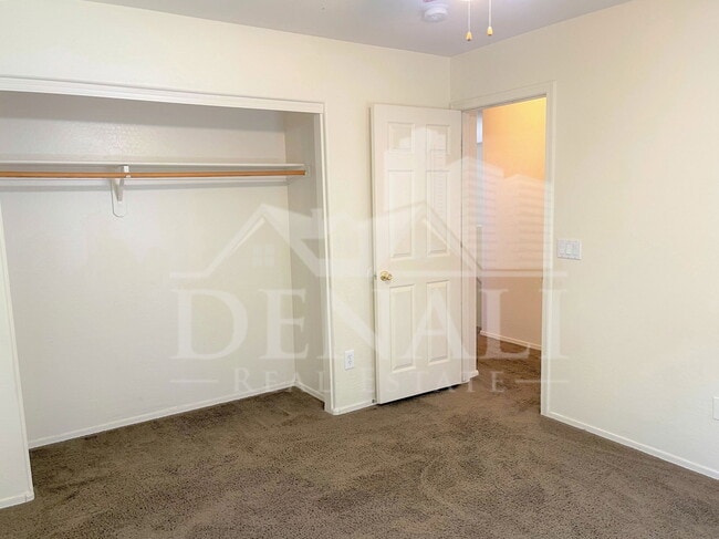 Building Photo - 31443 N Cactus Dr