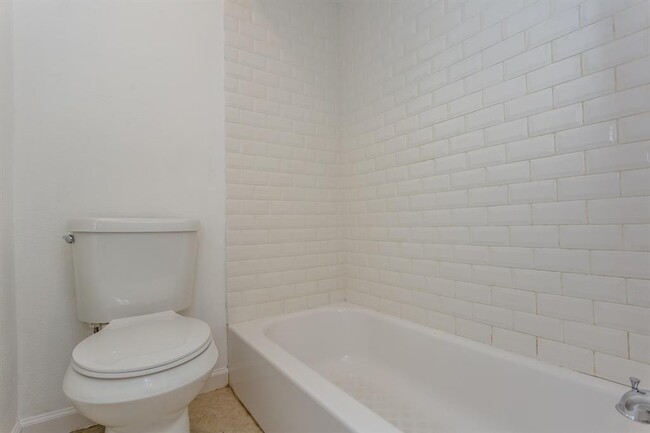 Building Photo - 3401 Timmons Ln