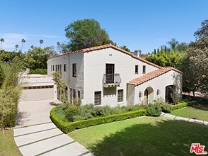 Building Photo - 712 N Rodeo Dr