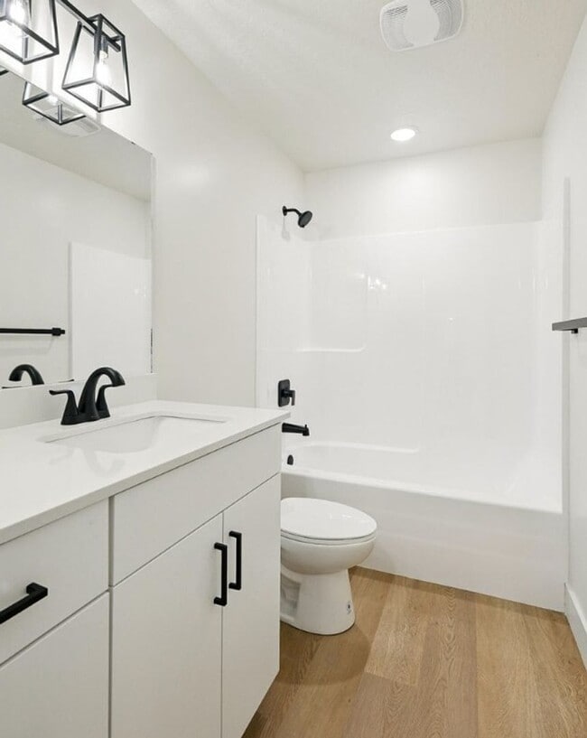 Building Photo - 714 S Liberty Cove Dr