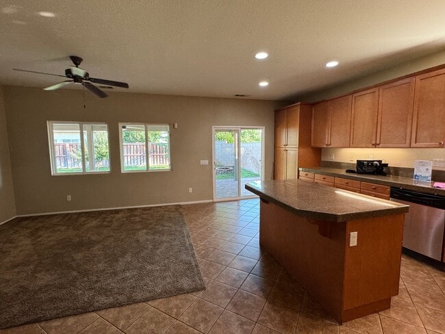 Building Photo - 2274 Purple Finch Ct