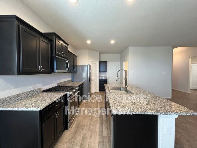 Building Photo - 9608 New Bern Dr