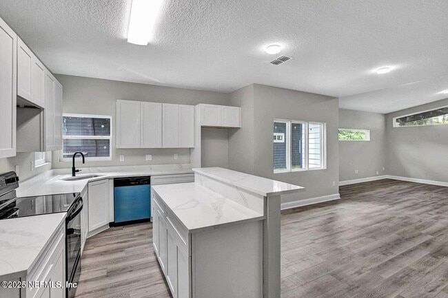 Building Photo - 938 Alderside St