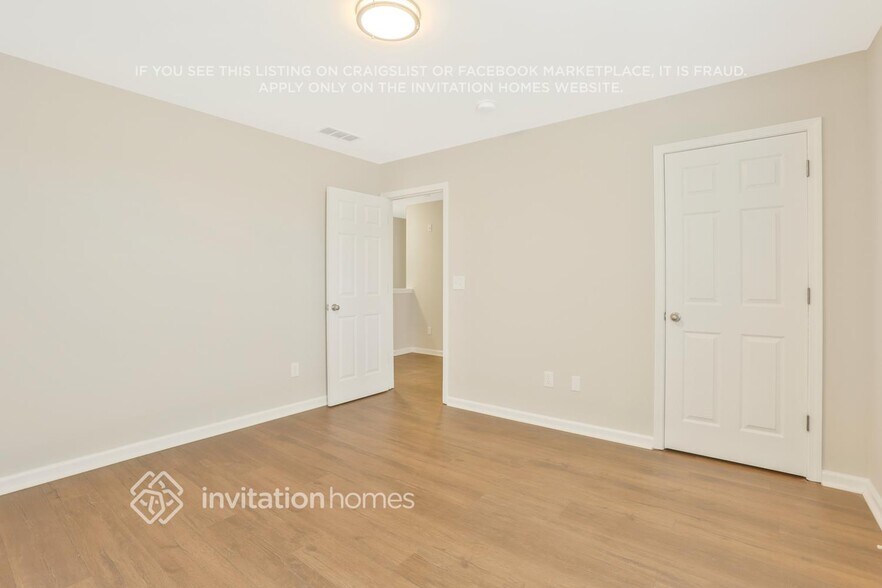 Building Photo - 3851 Lake Sanctuary Way